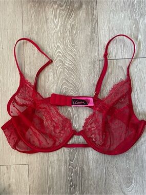 La Senza Red Lace Sheer Bra Goth Gothic Vampy Size Large